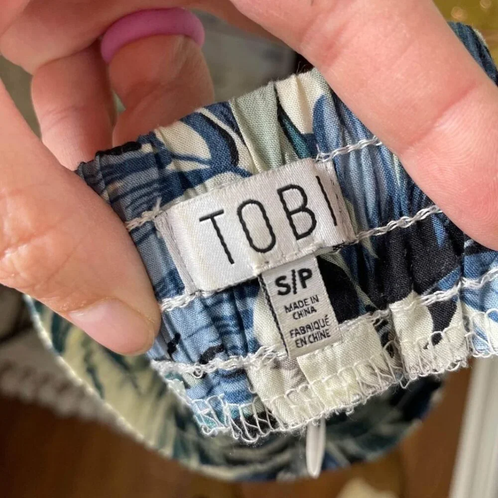 Tobi Palm Printed Shorts Green Size Small